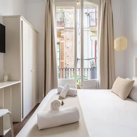 Divino Boutique 锡切斯