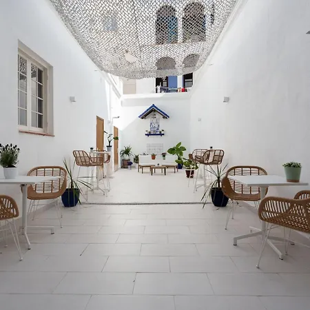 Divino Boutique 锡切斯