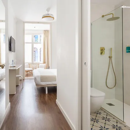 Divino Boutique 锡切斯